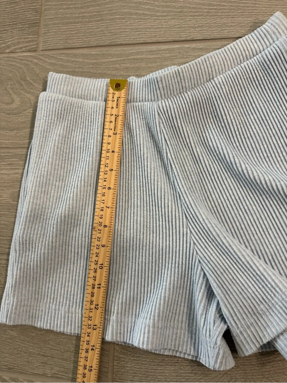 ALO YOGA Light Blue Ribbed Muse Shorts VGUC